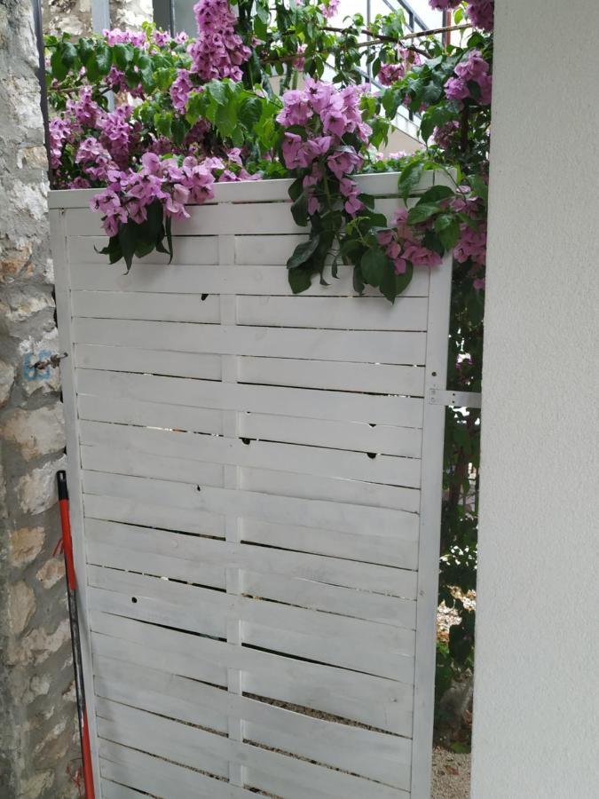 Studio Apartman Violeta II - 50M From The Beach Trogir Buitenkant foto