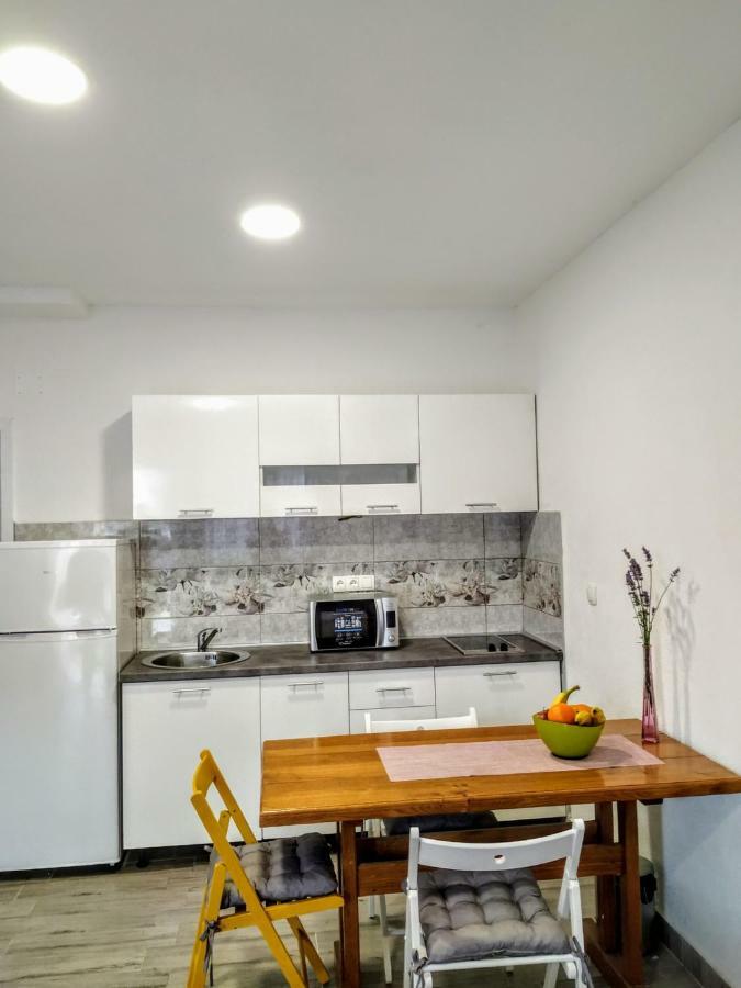 Studio Apartman Violeta II - 50M From The Beach Trogir Buitenkant foto
