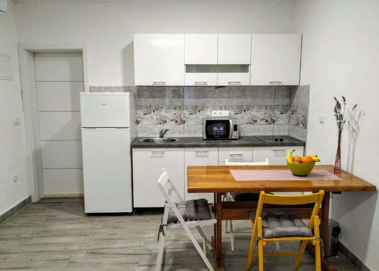 Studio Apartman Violeta II - 50M From The Beach Trogir Buitenkant foto