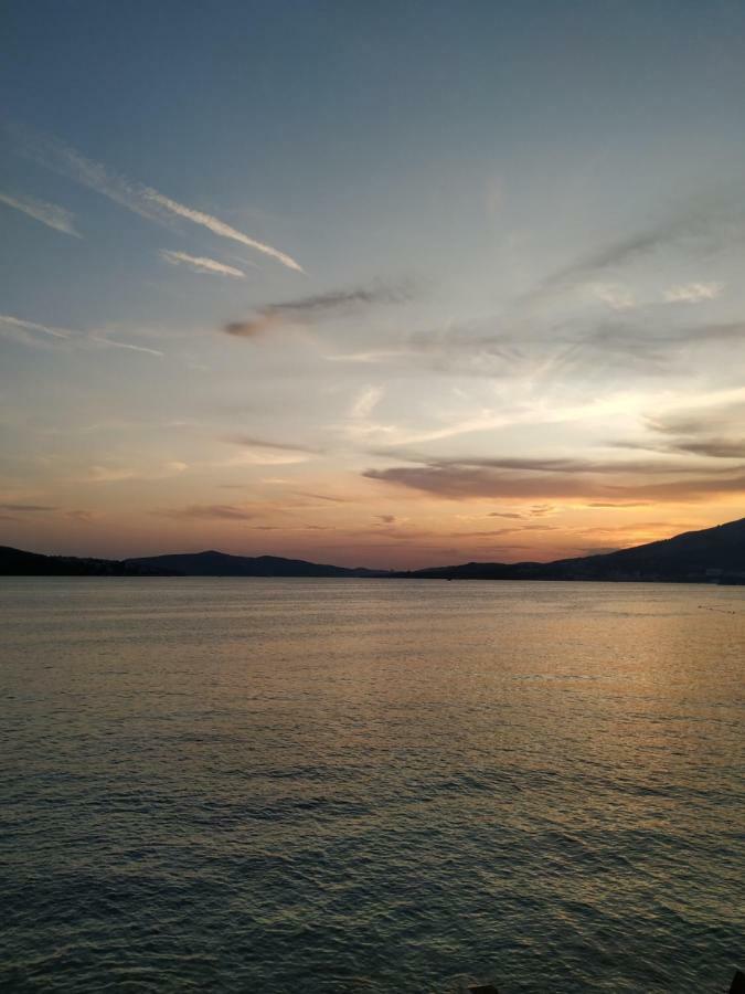 Studio Apartman Violeta II - 50M From The Beach Trogir Buitenkant foto
